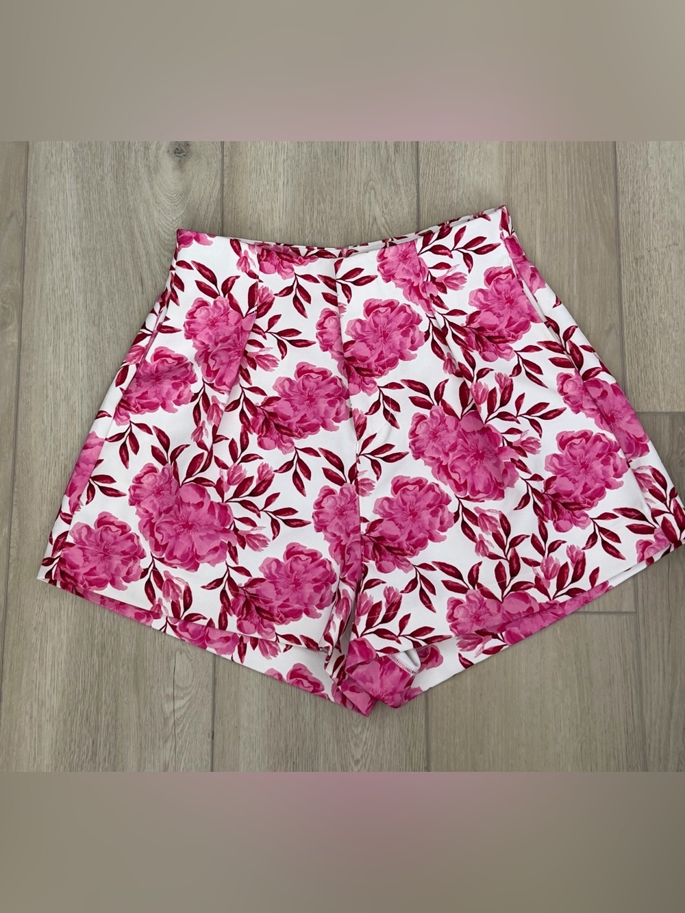 White Fox shorts Pink and white